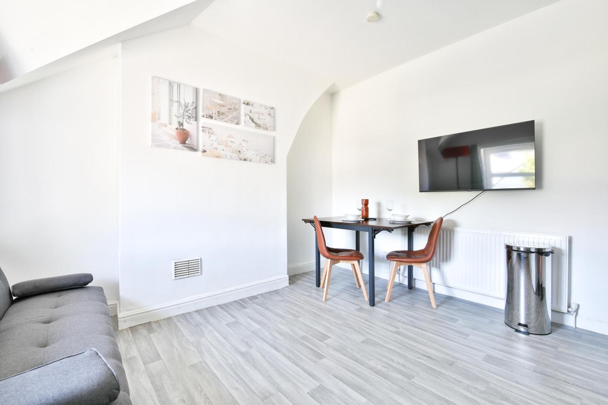 Super King Bed, Walking Distance To City Centre Apartment Cardiff Luaran gambar