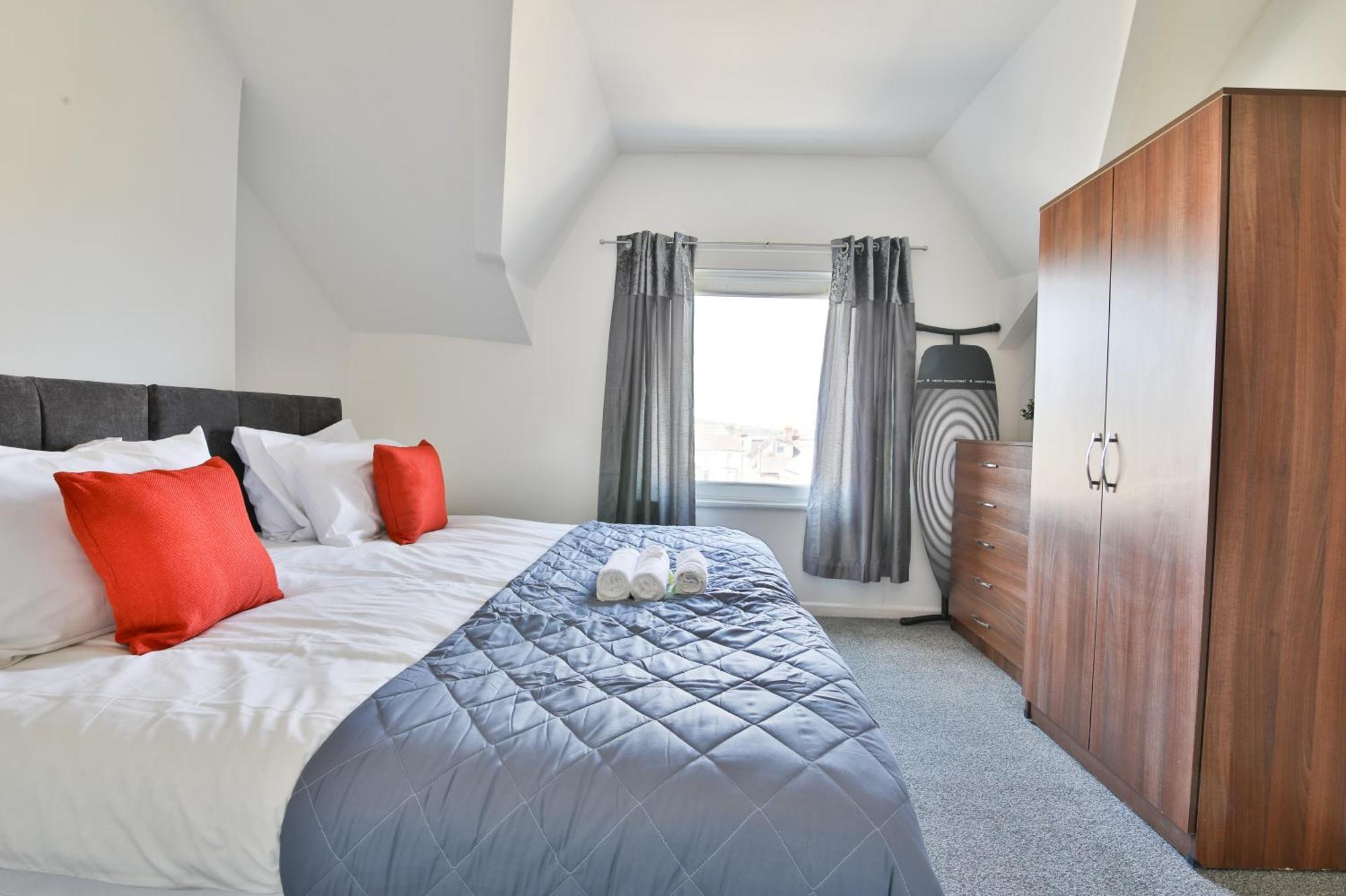 Super King Bed, Walking Distance To City Centre Apartment Cardiff Luaran gambar