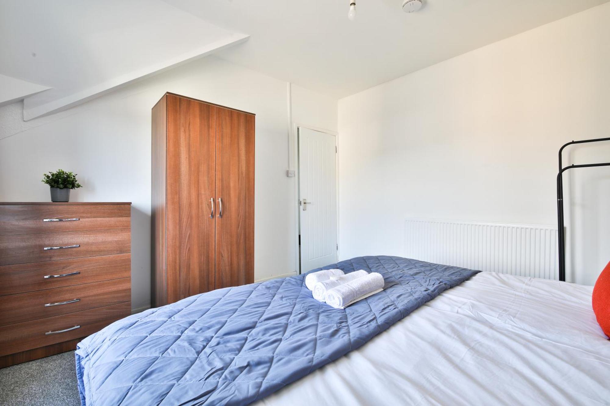 Super King Bed, Walking Distance To City Centre Apartment Cardiff Luaran gambar